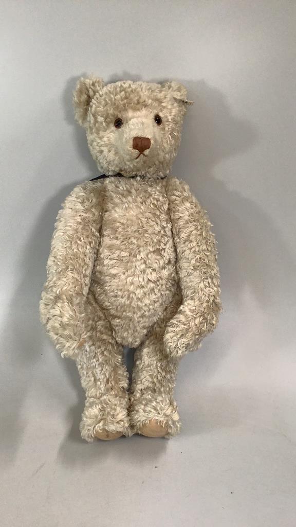 Steiff 1908 Replica Bear, White Curly (1 of 5)