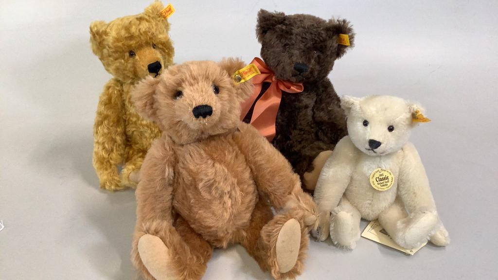 4 Steiff Bears (1 of 5)