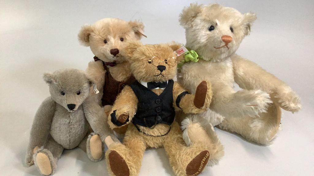 4 Steiff Bears (1 of 6)