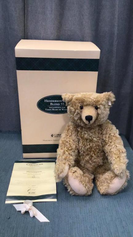 Steiff Henderson Bear for Teddy Bears of Witney (1 of 7)