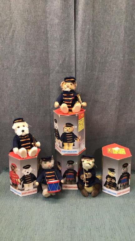 4 Steiff Circus Band Members (1 of 20)