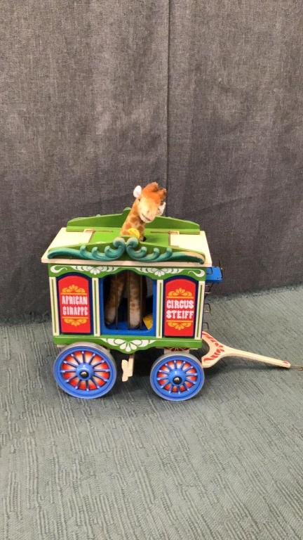 2 Steiff 1988 Circus Wagons and Animals (1 of 15)