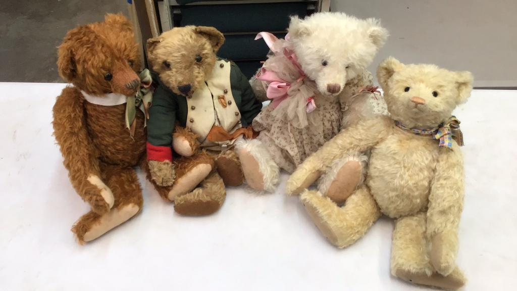 4 Assorted Vintage Teddy Bears (1 of 20)