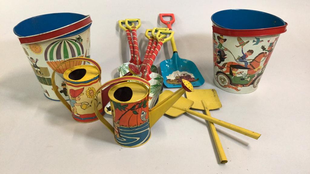 Chein and Ohio Art Sand Toys (1 of 6)