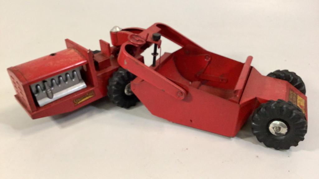 Structo Pressed Steele Earth Mover (1 of 5)