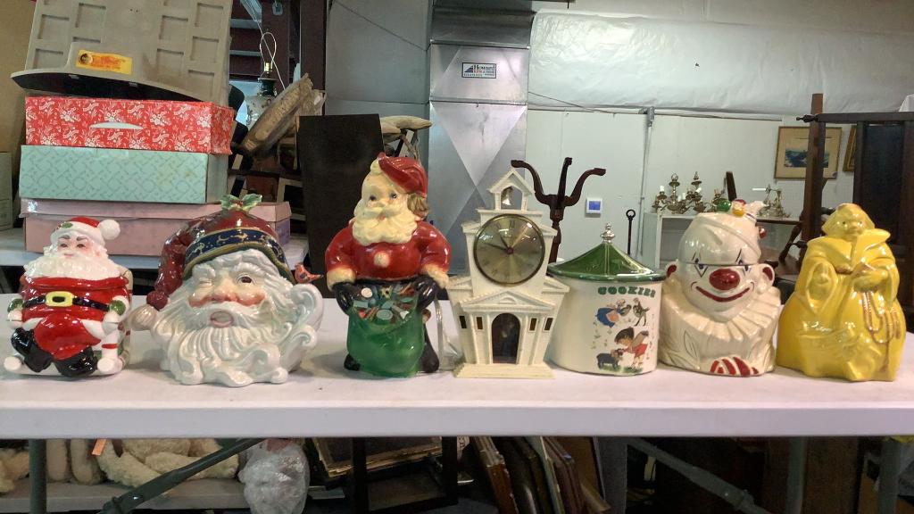 6 Cookie Jars, Motion Clock (1 of 6)