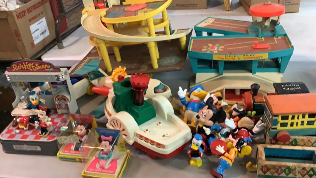 Group Fisher Price and Mickey Mouse: Airport, Donald’s Diner, 2 Talking Watch’s, Disney Showboat…Disney Figures, Fisher Price Pull Along Train