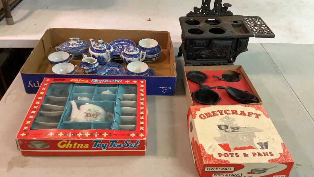 Tea Set, Reproduction Toy Stove, Set Pots (1 of 5)