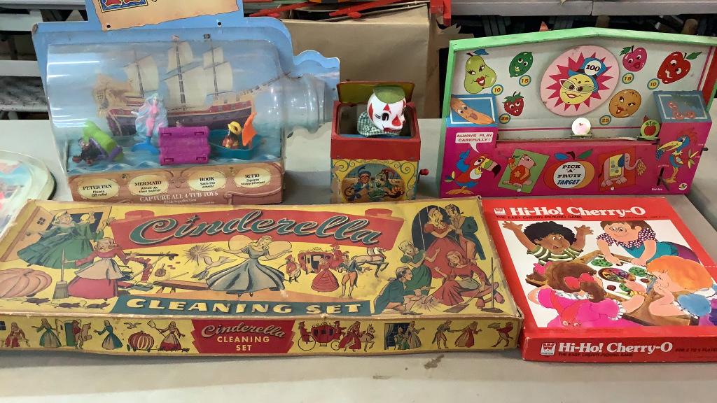 6 Vintage Toys (1 of 5)