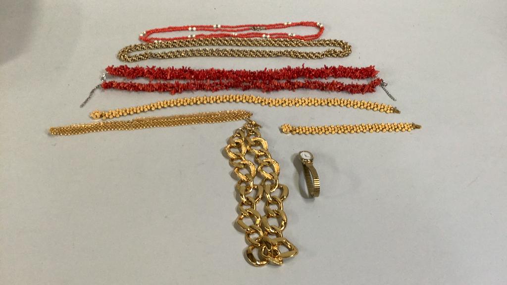 9 Pieces Costume Jewelry (1 of 5)
