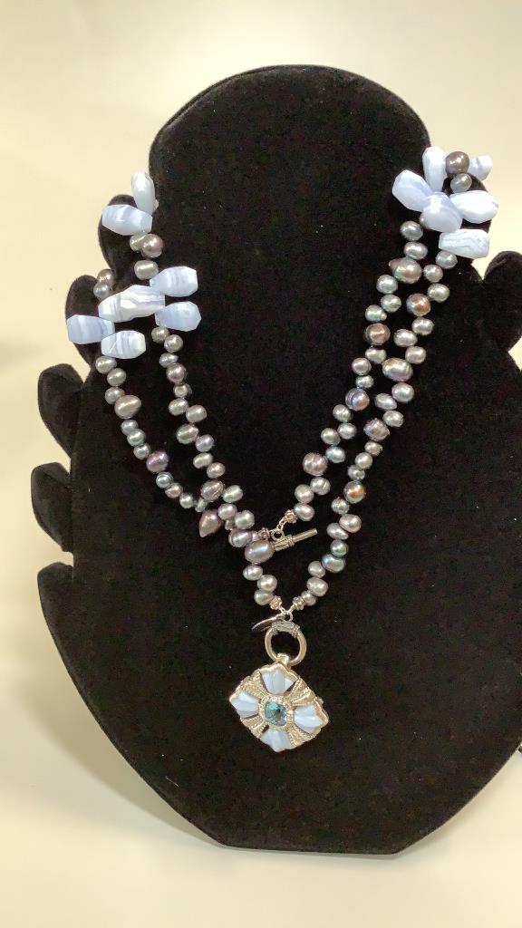 Judith Ripka Pendant on Diana Venezia Necklace: Beautiful 21 inch pearl and blue stone necklace, paired with a 1.5 inch pendant, rich colors…marks on each