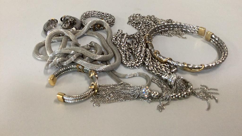 Group Silvertone Costume Jewelry (1 of 4)