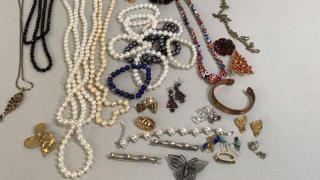 Group Assorted Jewelry (1 of 4)