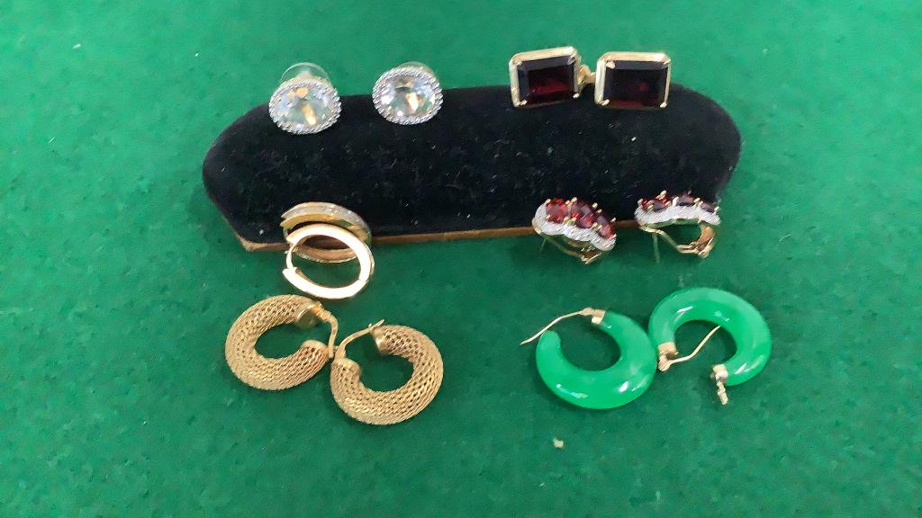 6 Pair 14 K Gold Earrings (1 of 5)