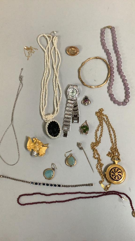 Collection of Assorted Jewelry Items (1 of 6)