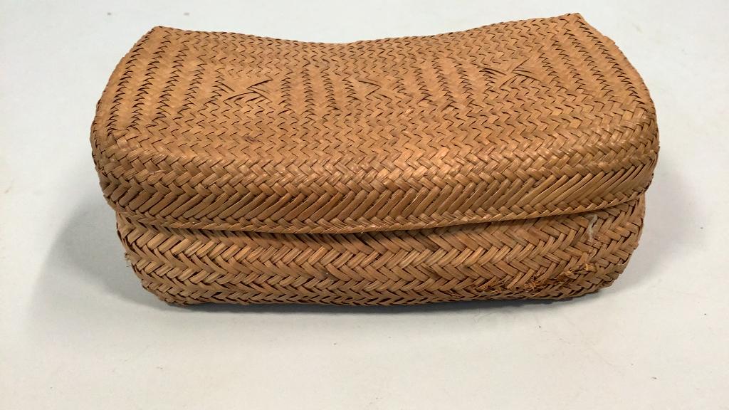 Native American Coffin Basket (1 of 5)