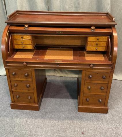 Mahogany English C roll Desk (1 of 4)