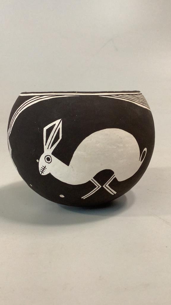 Emma Lewis Acoma Pueblo Pottery Jar (1 of 5)