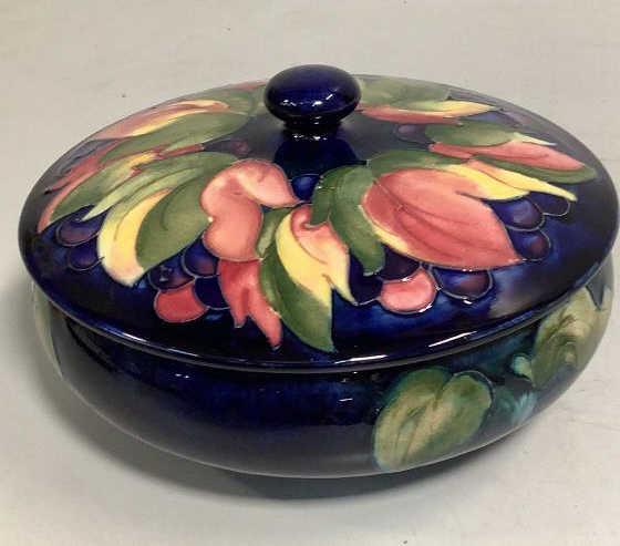 Moorcroft Leaf and Berry Covered Dish (1 of 6)