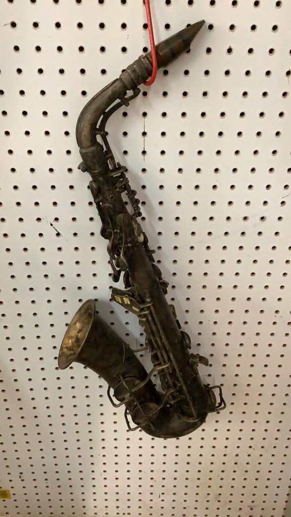 Conn 1914 Alto Saxophone (1 of 4)