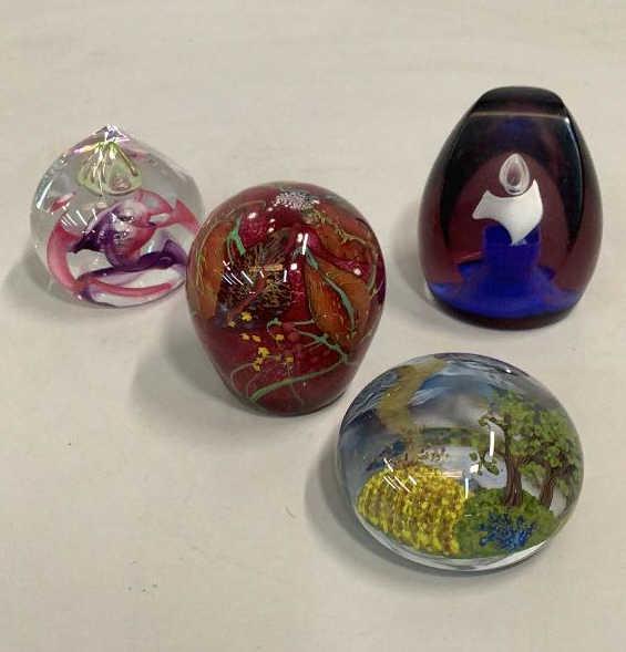 4 Art Glass Paperweight (1 of 7)