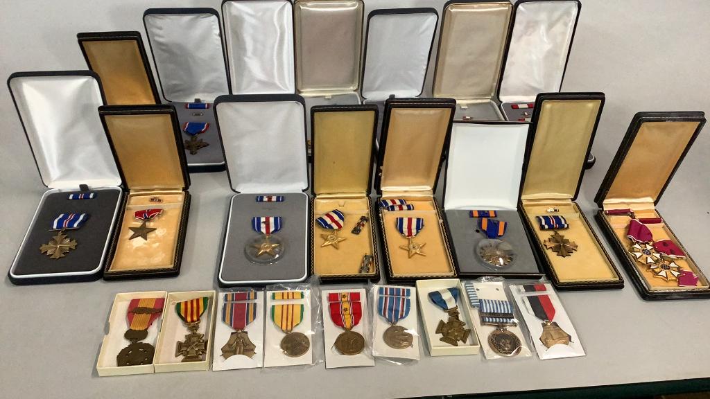 24 Service Military  Service Medals (1 of 8)