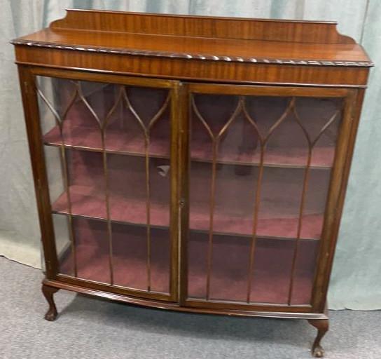 Chippendale Style Mahogany Curio Cabinet (1 of 3)