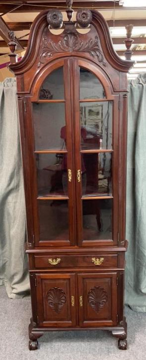 Centennial Chippendale Corner Cabinet (1 of 5)