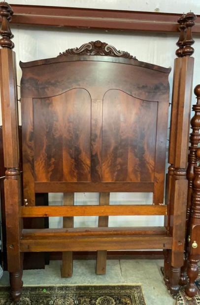 Full Size Flame  Mahogany 4 Post Bed (1 of 3)