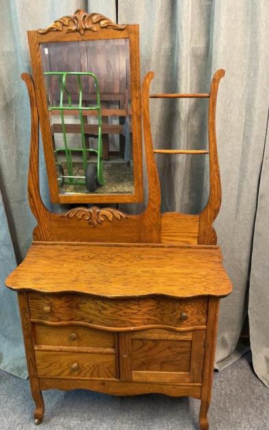 Gingerbread Oak Washstand (1 of 2)