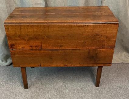 Period North Carolina Walnt Drop Leaf Table (1 of 4)