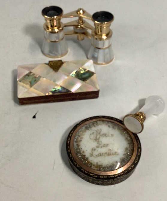 Opera Glasses, Pocket Case, Wax Seal, Lid (1 of 8)