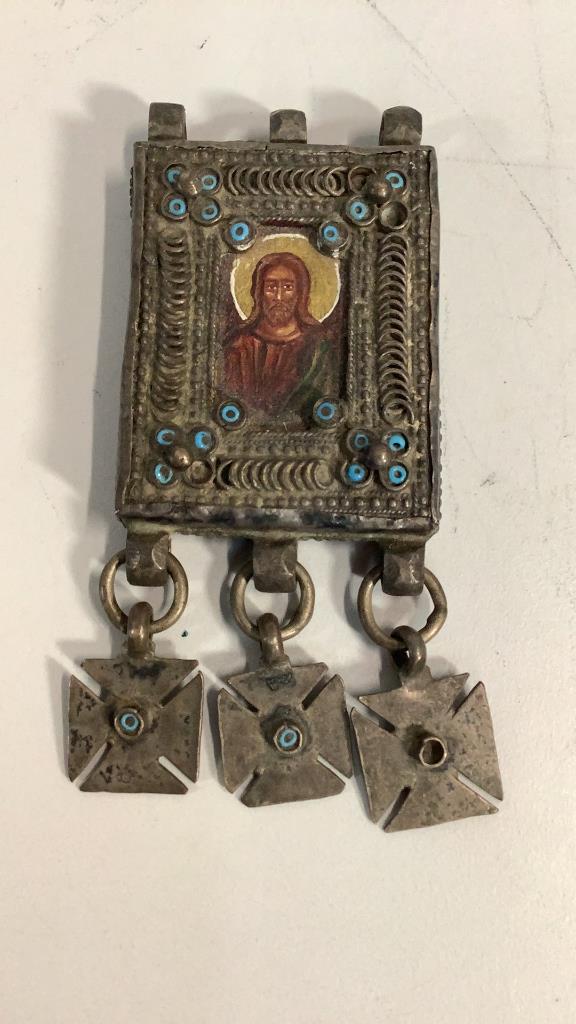 Iconic Pendant (1 of 6)