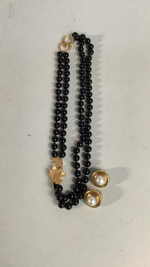 Tiffany and Company 18 K Jewelry (1 of 4)