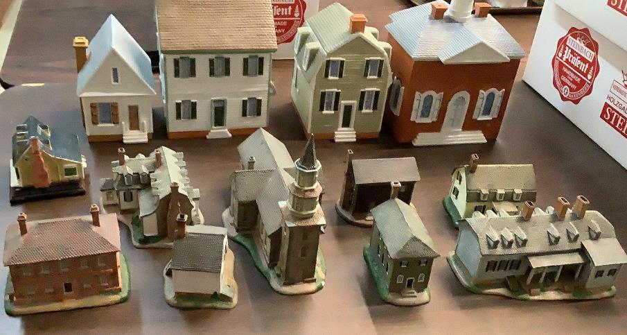 Collection  of 13 Colonial  Williamsburg Houses (1 of 6)