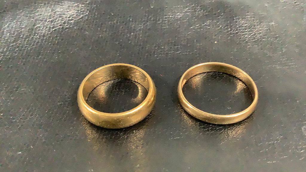 Two 18 K Gold Wedding  Bands (1 of 4)