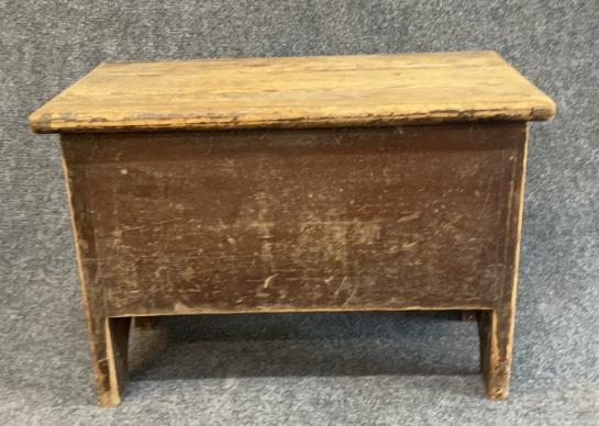 6 board Dimunitive Pine Trunk: Painted base scrubbed lid, 17 tall x 24.5 x 11 deep