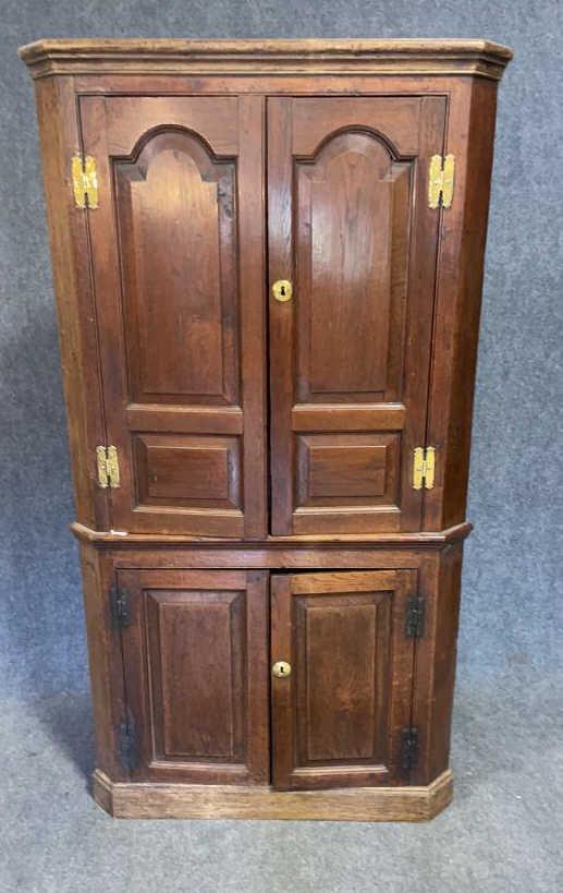 Early English Oak Corner Cabinet (1 of 5)