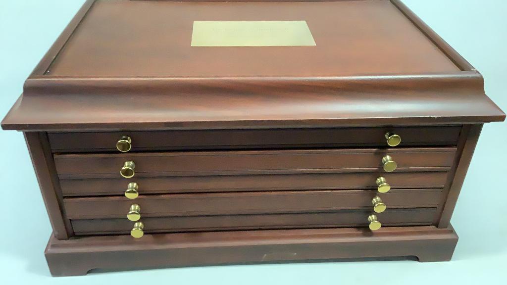 Franklin Mint Rembrandts Genius Sterling Proof: Set 50 silver rounds total, issued circa 1973, Each depicts the painting of Old Master artist Rembrandt with facsimile of Rembrandt signature,, with date, sterling, 5 drawer fitted case, also includes