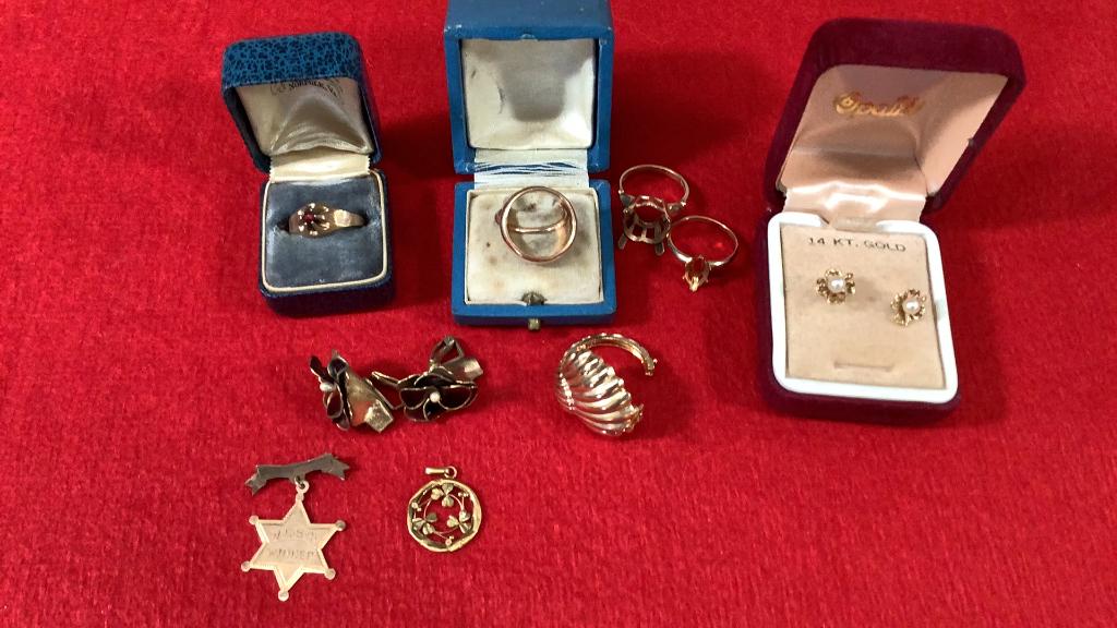 Jewelry Lot: 2 Wedding Bands, 2 10 K Gold Ring Mounts, Or 14 K Earrings, 14 K Gold Shell Ring With Red Stone, 2 Pins ( Unmarked ) Not Tested