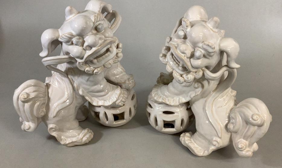 Pair of Blanc de Chine Foo Lion Figures (1 of 5)