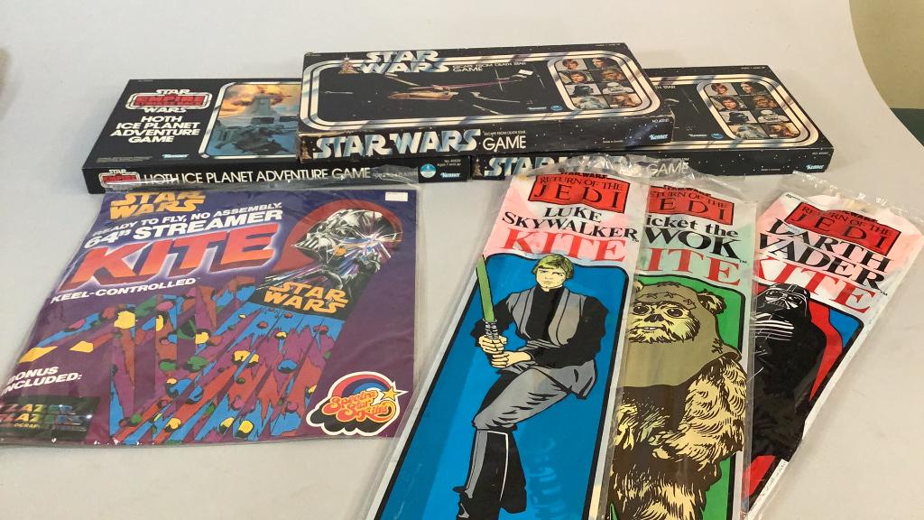 Star Wars Board Games, 4 Kites: 3 Boxes Board Games ( played with condition ), 4 plastic kites ( unopened )