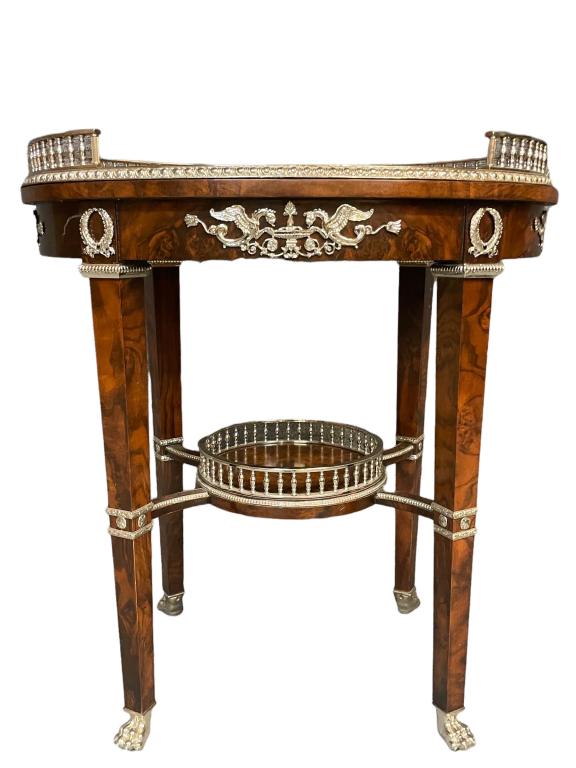 Henredon Neo Classical Occasional Table: Measures 32T x 29W x 21D