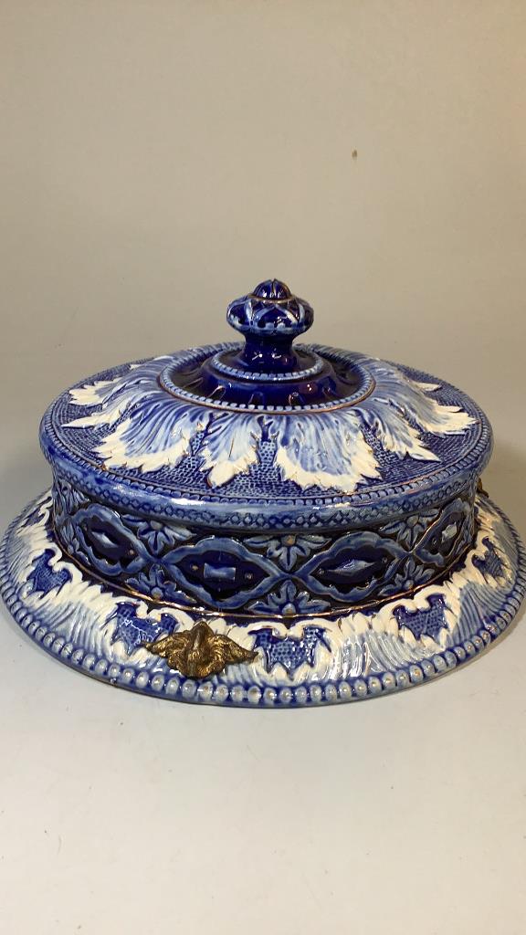 Majolica Style Hanging Light Fixture (1 of 5)