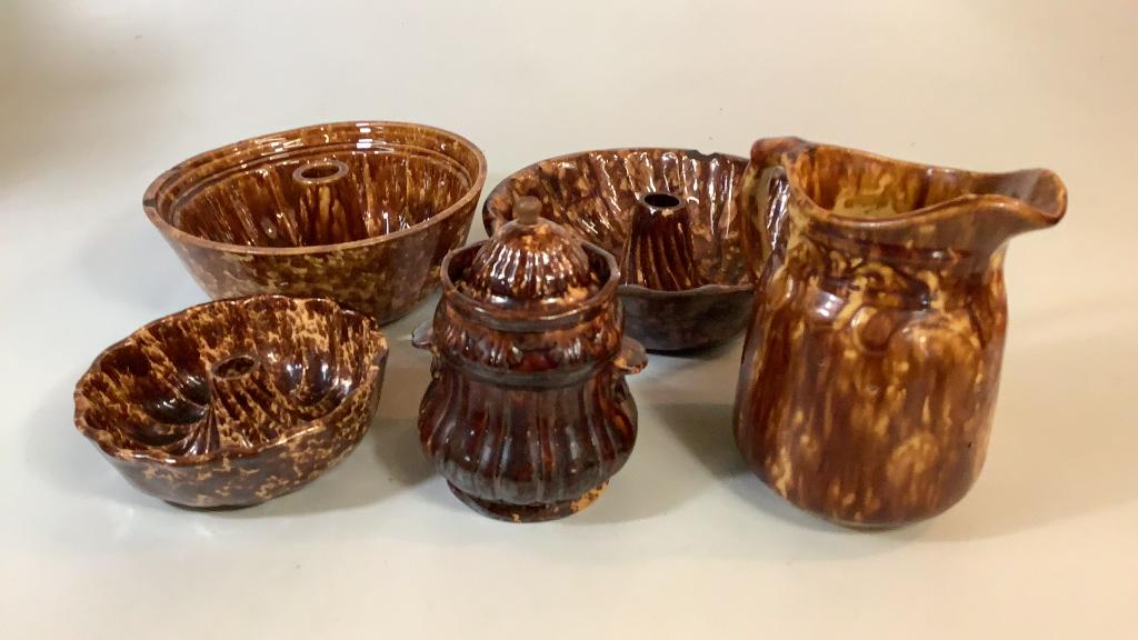 5 Pieces  Bennington/ Rockingham (1 of 5)