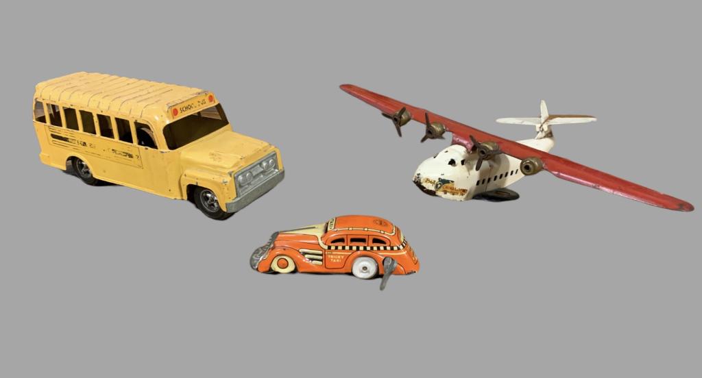 3 Vintage Toys (1 of 12)