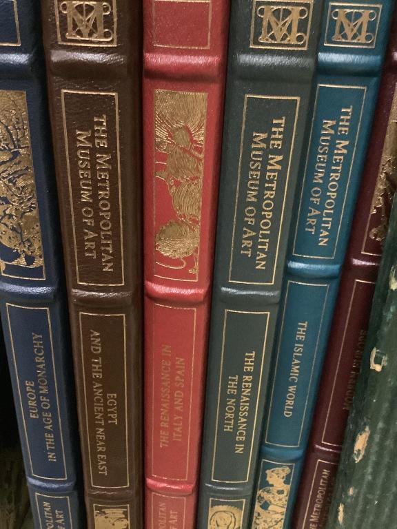 20 Varied Genre Books: Some Table Size Leather Bounds, includes 11 volumes Metropolitan Museum of Art books, 1987, featuring Art forms varied areas and centuries ..also The MexicannWar by Bauer, British at the Gates by Reil