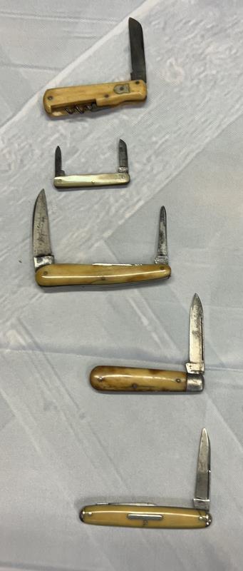 6 Assorted Pocket Knives (1 of 4)