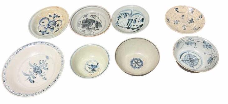 8 Pc Assorted Slip Decorated Asian Porcelains (1 of 4)