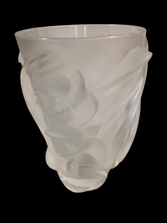 Lalique Martinet Bird Vase (1 of 4)